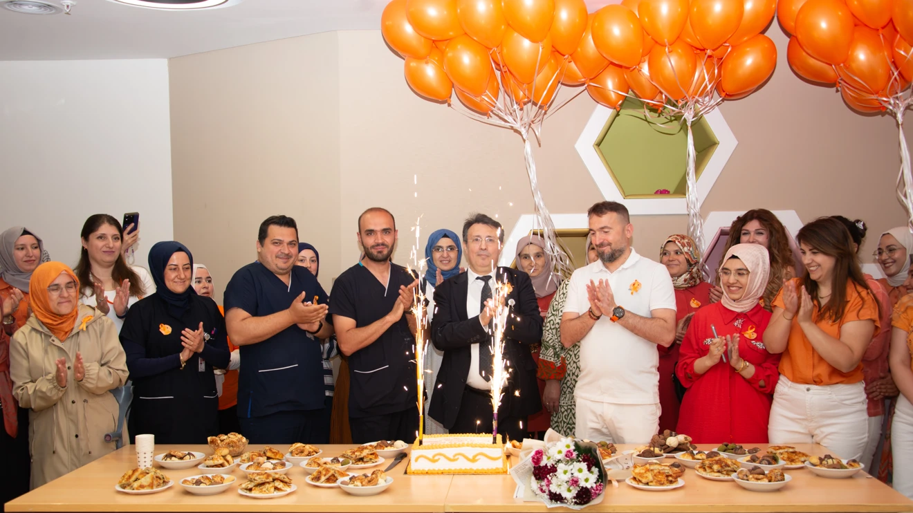 Türkiye’nin ilk MS Yaşam Merkezinde turuncu balonlar gökyüzüyle buluştu